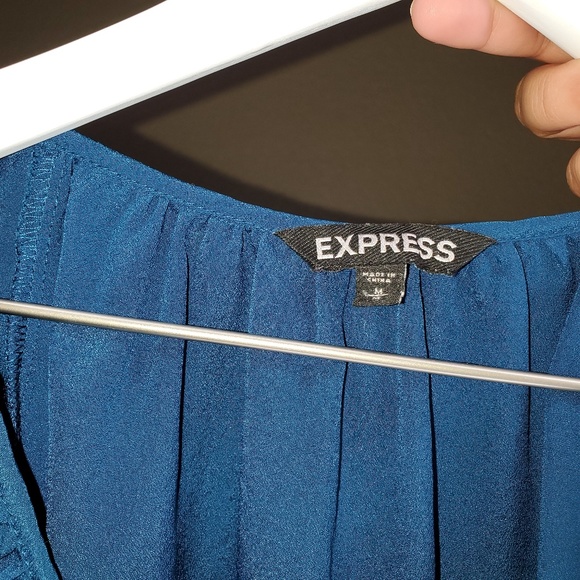 Express size medium blouse - Picture 3 of 4